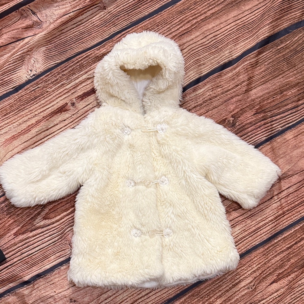 The Children's Place Cream Faux Fur Coat. 24 months